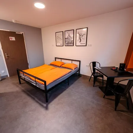 Neohostel-3